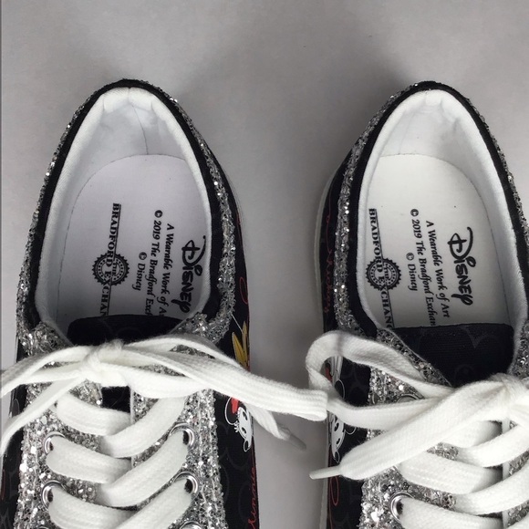 Bradford Exchange Disney Mickey Mouse And Minnie Mouse Shoes With Glitter Trim. - Picture 5 of 11